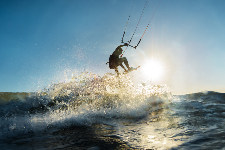 Cuánto tiempo puedes tardar en aprender a hacer Kitesurf