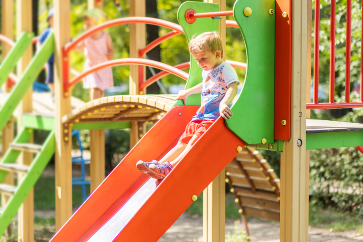 Sostenibilidad y Seguridad en Parques Infantiles de Madera: Tendencias en España