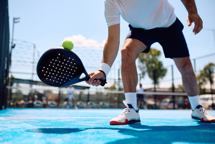 Las lesiones más comunes en el pádel y cómo evitarlas